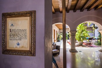 Ananda Hotel Boutique