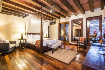 Ananda Hotel Boutique