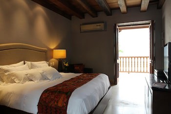 Ananda Hotel Boutique