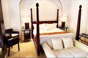 Ananda Hotel Boutique