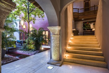 Ananda Hotel Boutique