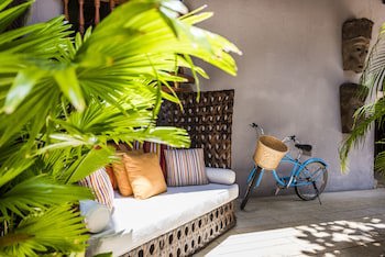 Ananda Hotel Boutique