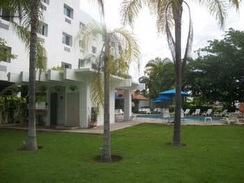 Comfort Inn Puerto Vallarta Golfside & Marina
