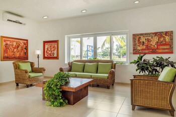 Comfort Inn Puerto Vallarta Golfside & Marina
