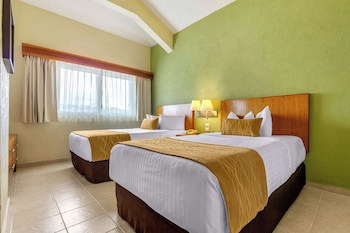 Comfort Inn Puerto Vallarta Golfside & Marina