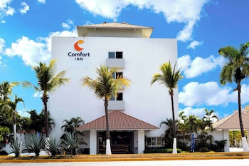 Comfort Inn Puerto Vallarta Golfside & Marina
