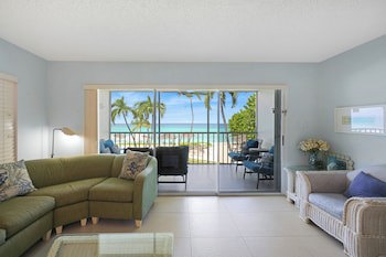 Aqua Bay Club Condos