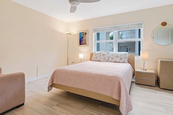 Aqua Bay Club Condos