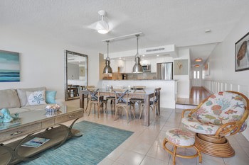 Aqua Bay Club Condos