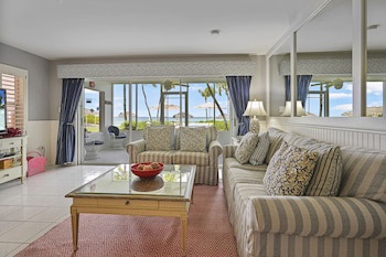 Aqua Bay Club Condos