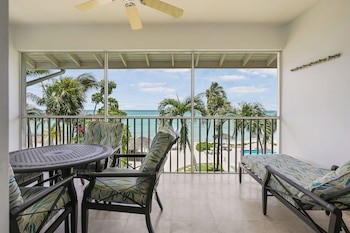Aqua Bay Club Condos