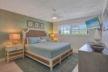 Aqua Bay Club Condos