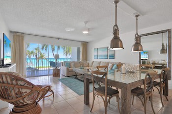 Aqua Bay Club Condos