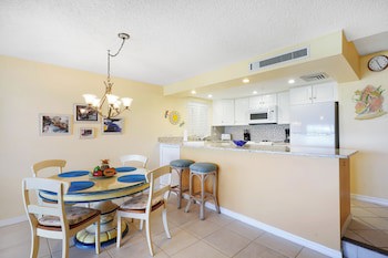 Aqua Bay Club Condos