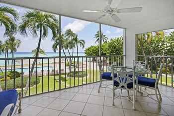 Aqua Bay Club Condos