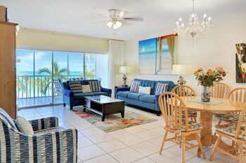 Aqua Bay Club Condos