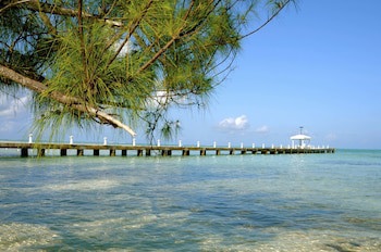 Aqua Bay Club Condos
