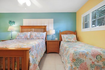 Aqua Bay Club Condos