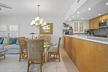 Aqua Bay Club Condos