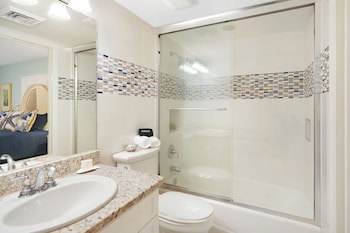 Aqua Bay Club Condos