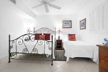Aqua Bay Club Condos