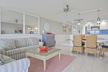 Aqua Bay Club Condos