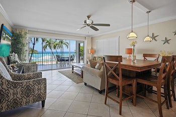 Aqua Bay Club Condos