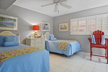 Aqua Bay Club Condos