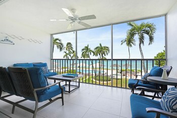 Aqua Bay Club Condos