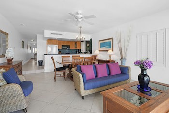 Aqua Bay Club Condos