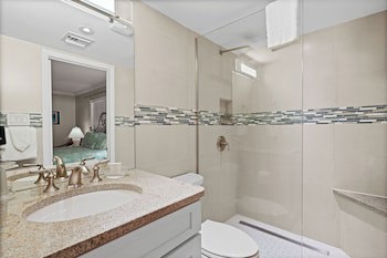 Aqua Bay Club Condos