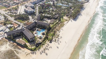Beach Park Suites Resort