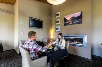 Distinction Te Anau Hotel And Villas