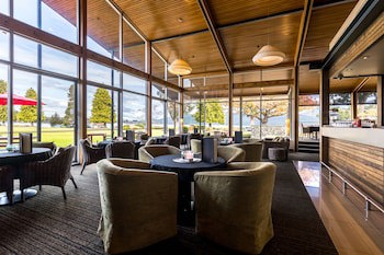 Distinction Te Anau Hotel And Villas