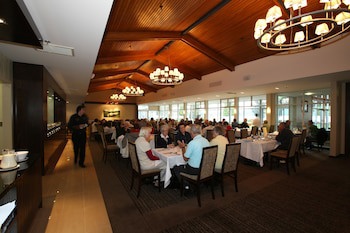 Distinction Te Anau Hotel And Villas