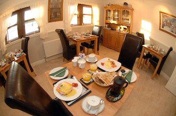 Avlon House Bed & Breakfast
