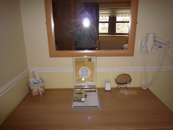 Avlon House Bed & Breakfast