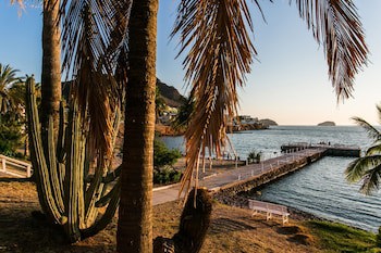 Hotel Playa De Cortes