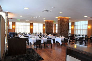 Axis Porto Business & Spa Hotel