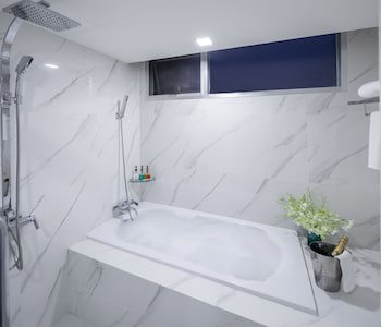 Adelphi Grande Sukhumvit