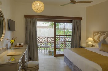 Neptune Village Beach Resort & Spa All Inclusive