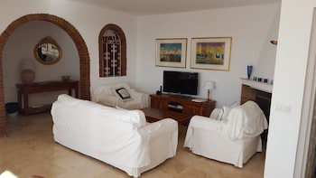 El Capistrano Sur