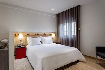 Aveiro Center Hotel