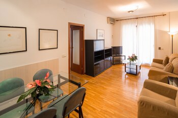 Aparthotel Bertran