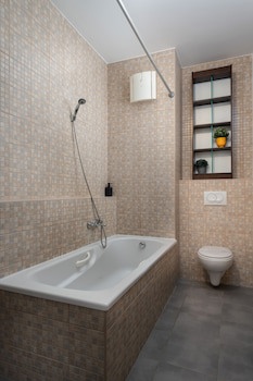 Central Passage Apartments By Vagabond