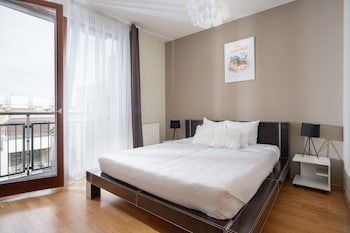 Central Passage Apartments By Vagabond