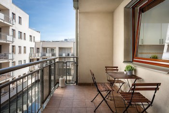 Central Passage Apartments By Vagabond