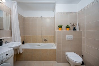 Central Passage Apartments By Vagabond