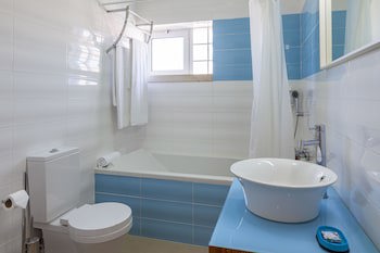 Boutique Hotel Casa Do Outeiro - Arts & Crafts