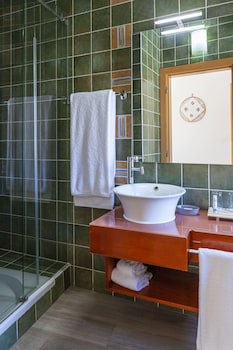 Boutique Hotel Casa Do Outeiro - Arts & Crafts